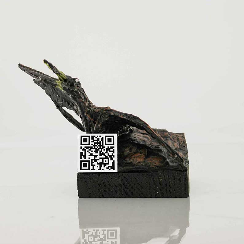 Ptice umiru pjevajući - 3D ilustracija 3D ilustracija na kojoj je ptica zaglavljena u nafti s QR kodom